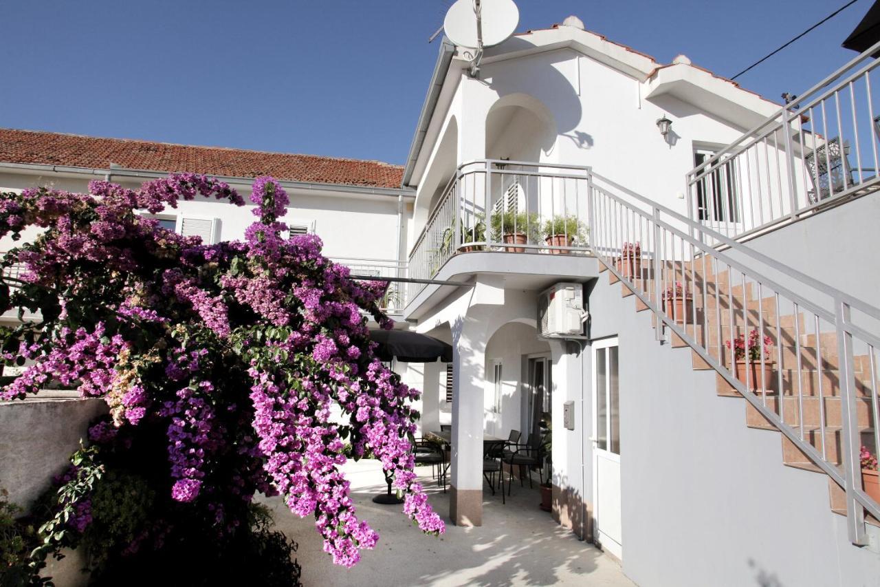 Apartments Vaska Trogir Bagian luar foto