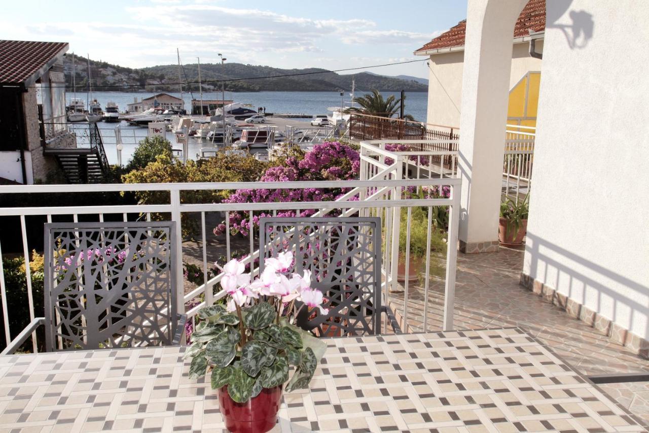 Apartments Vaska Trogir Bagian luar foto