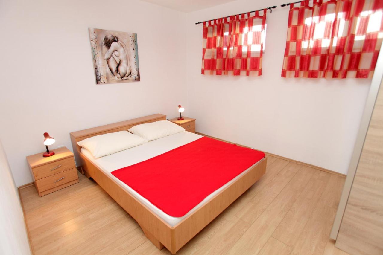 Apartments Vaska Trogir Bagian luar foto